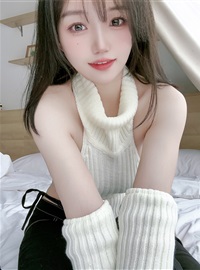 Okura Chiyo w 2022-12-14 white backless sweater (_≧ω≦)10k pink Thank you!(14)